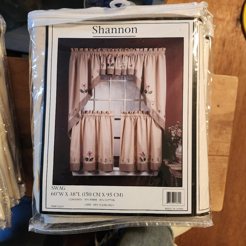Shannon Beige Floral Swag Curtain 60 x 38 New